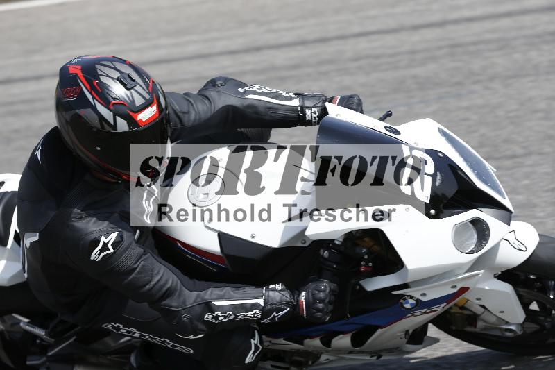/27 12.06.2025 Ducati Schweiz Trackday Warmup  ADR/blau-bleu/25